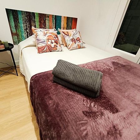 By Universitat Rooms Barcelona Bagian luar foto