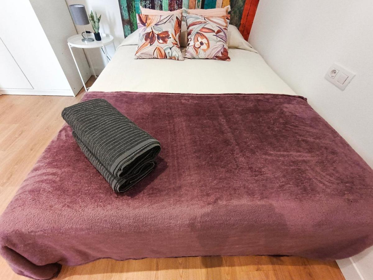 By Universitat Rooms Barcelona Bagian luar foto